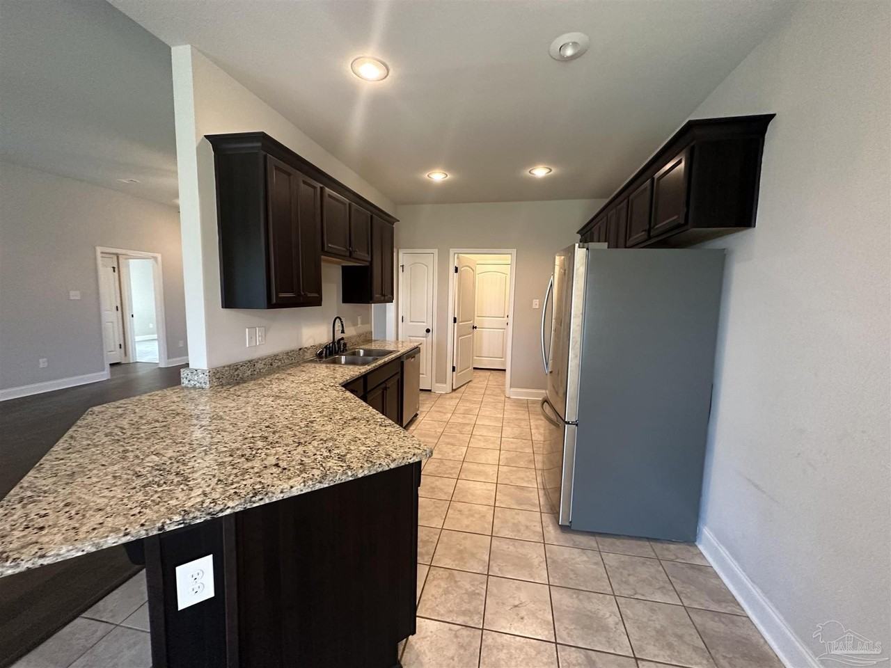 339 Topeka Rd - Photo 5 of 19