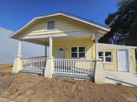 featured image of 1112 W Cervantes St