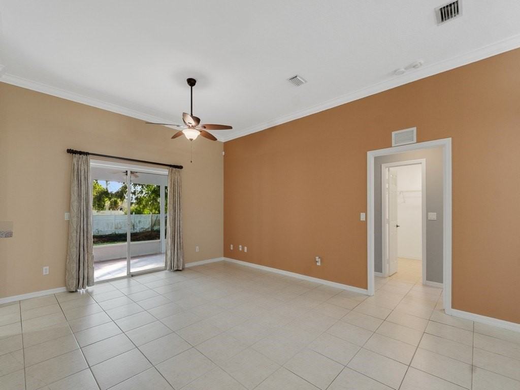 1108 Coverbrook Ln - Photo 4 of 30
