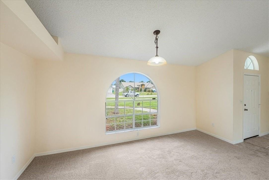 1545 Barber St - Photo 4 of 29