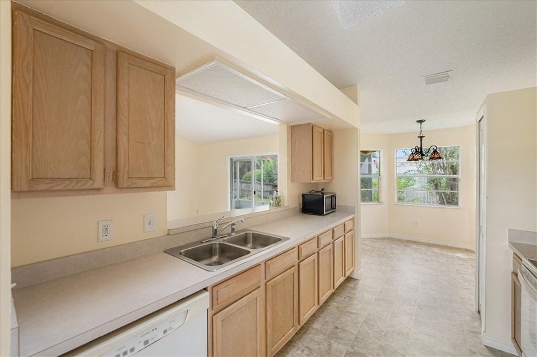 1545 Barber St - Photo 7 of 29