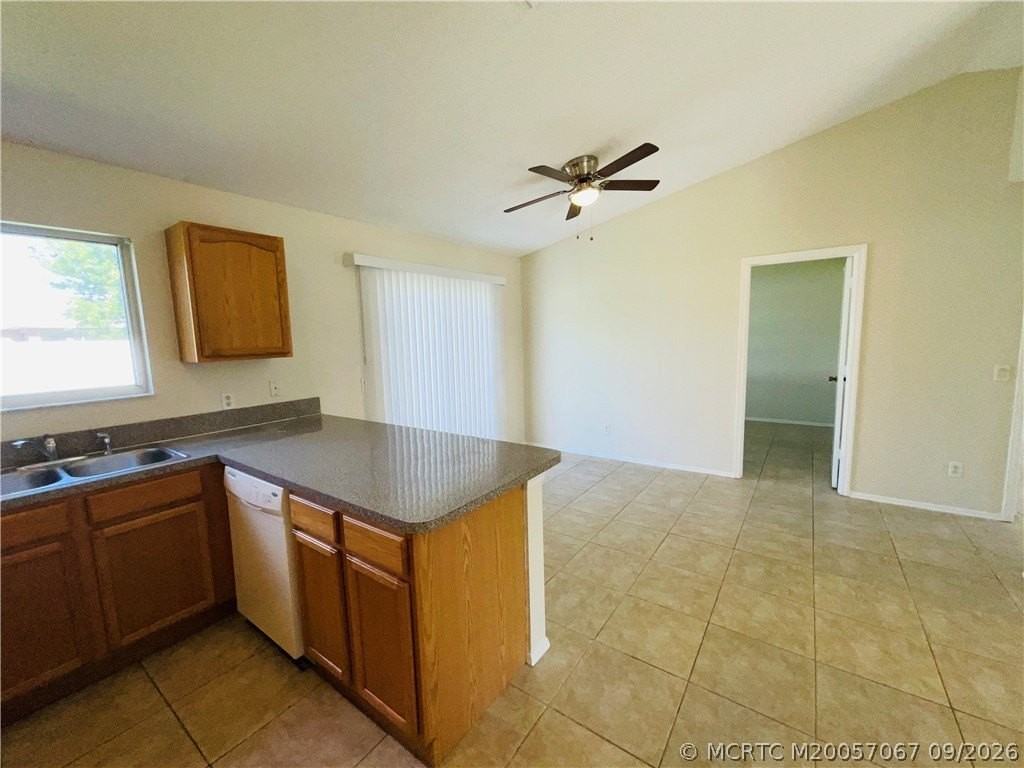 2813 Se Ironton Ave - Photo 5 of 13
