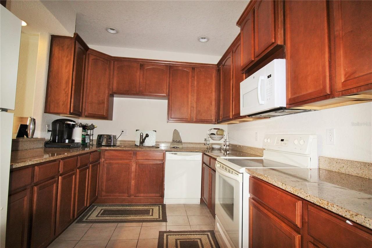 17409 Promenade Dr #17409 - Photo 2 of 12