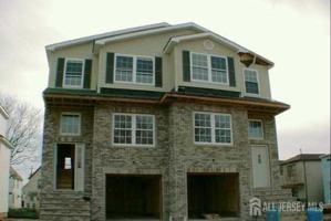featured image of 47 Sharot St Unit 2