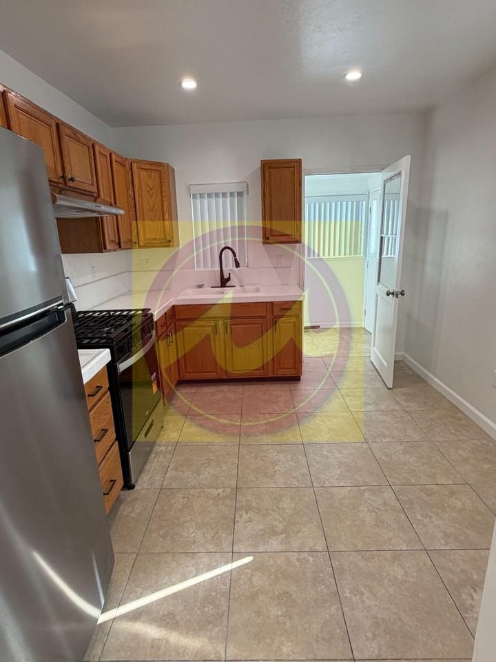 4228 160th Street - Photo 5 of 7