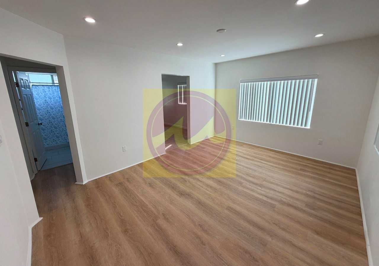 4228 160th Street - Photo 3 of 7
