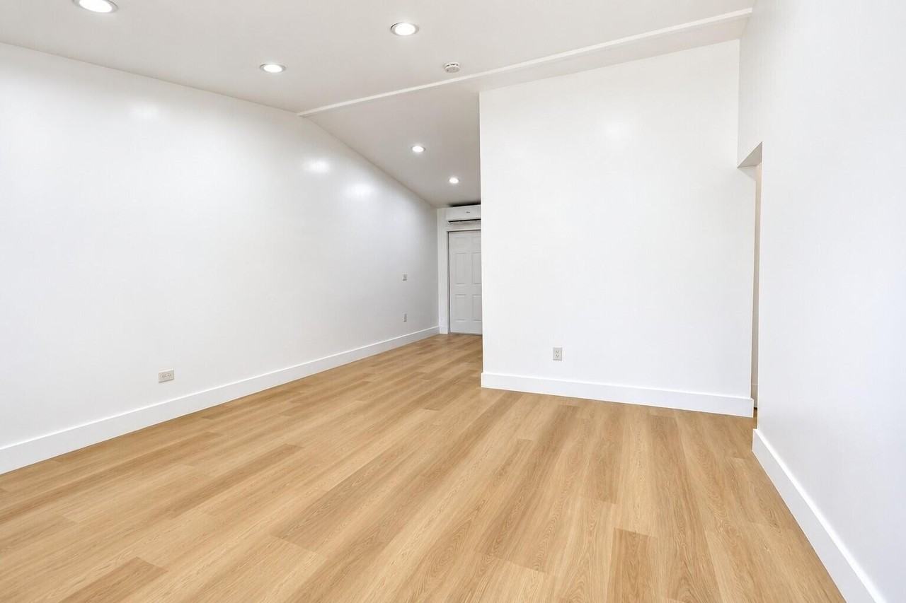 16202 Ne 18th Ct #A - Photo 5 of 21