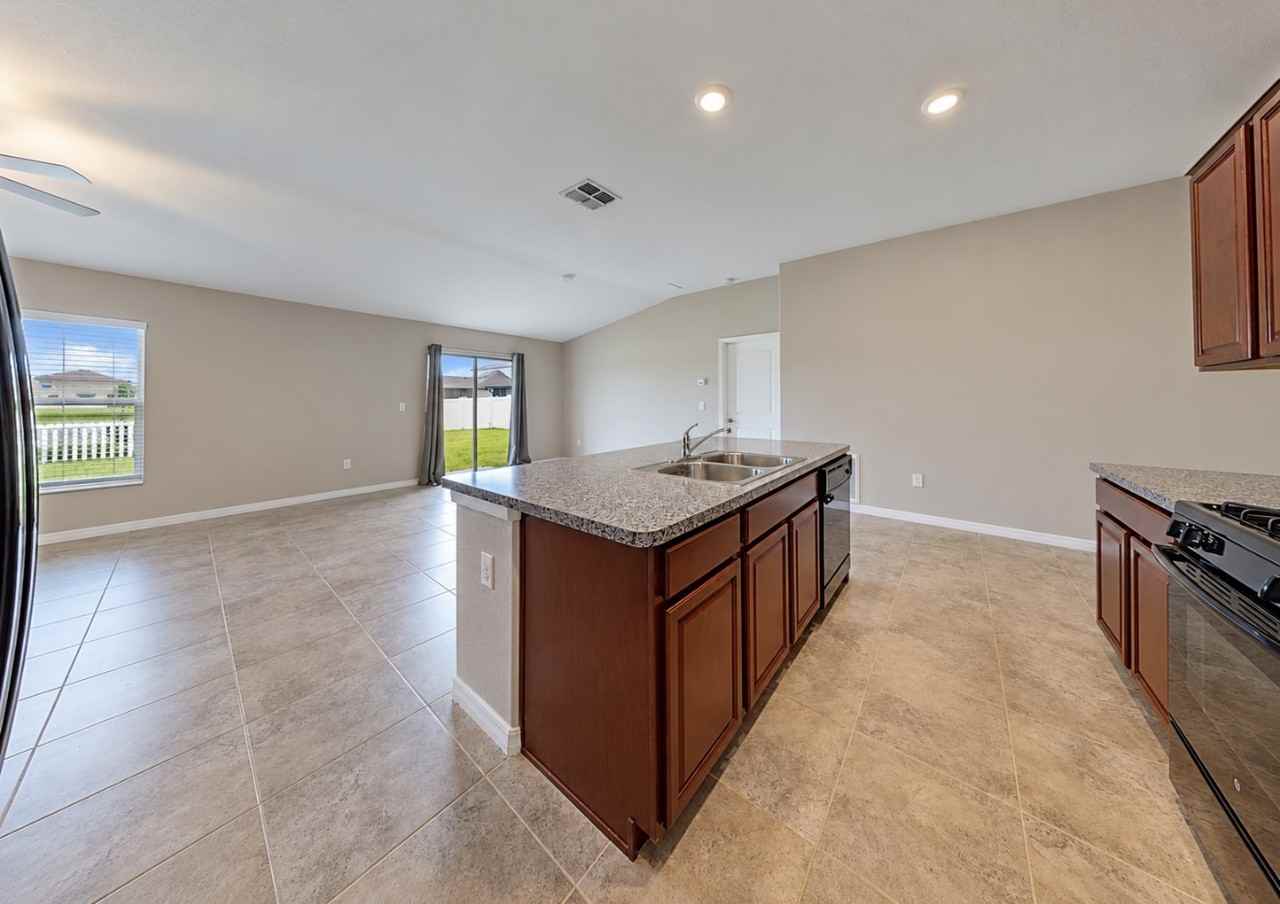 5005 White Chicory Dr - Photo 7 of 38