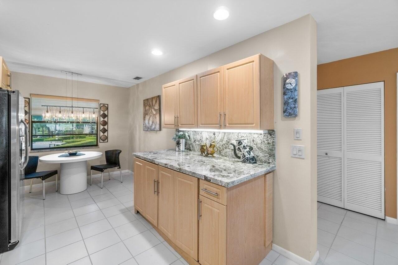 68 Eastgate Dr #D - Photo 4 of 50