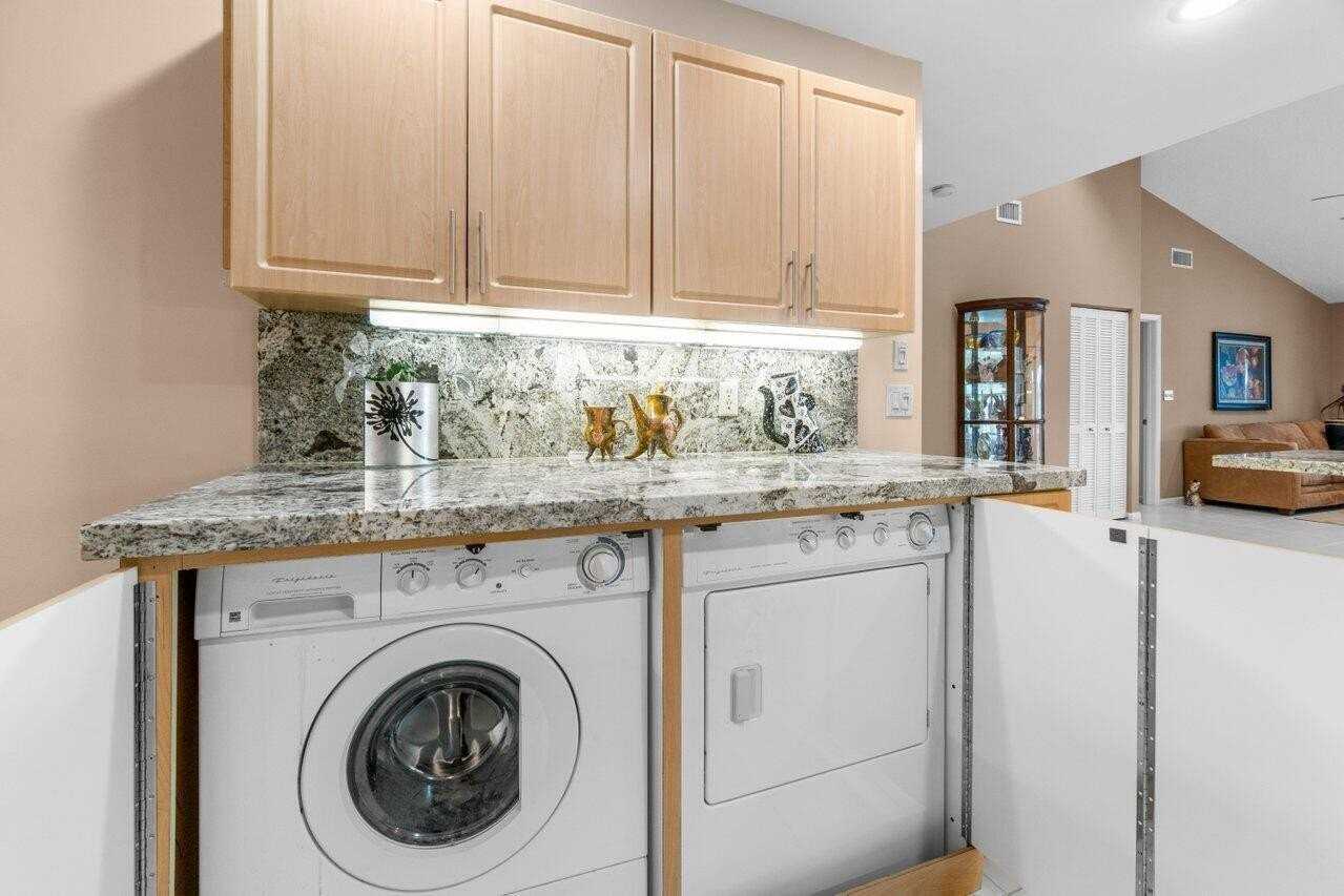 68 Eastgate Dr #D - Photo 7 of 50