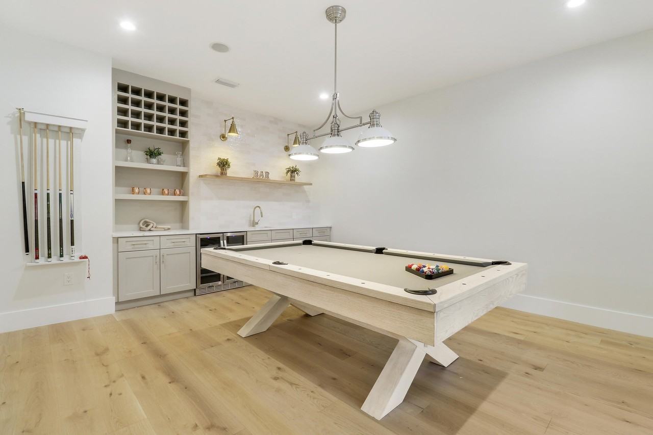 142 Segovia Way - Photo 5 of 50