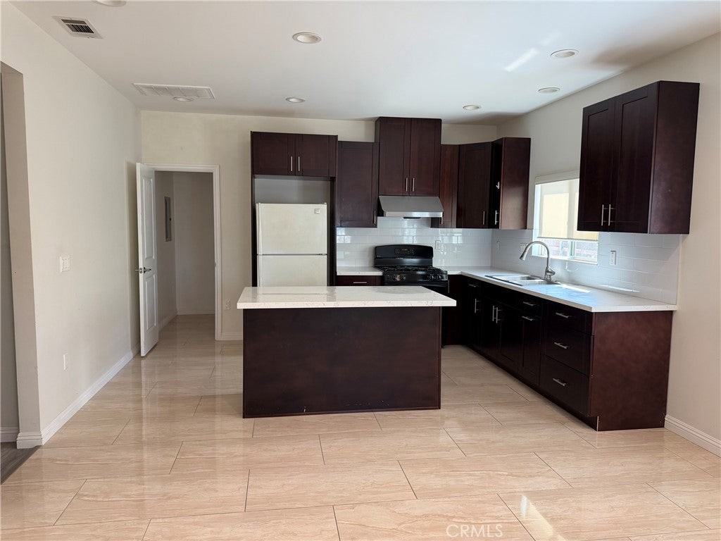 3154 Angelus Ave - Photo 3 of 6