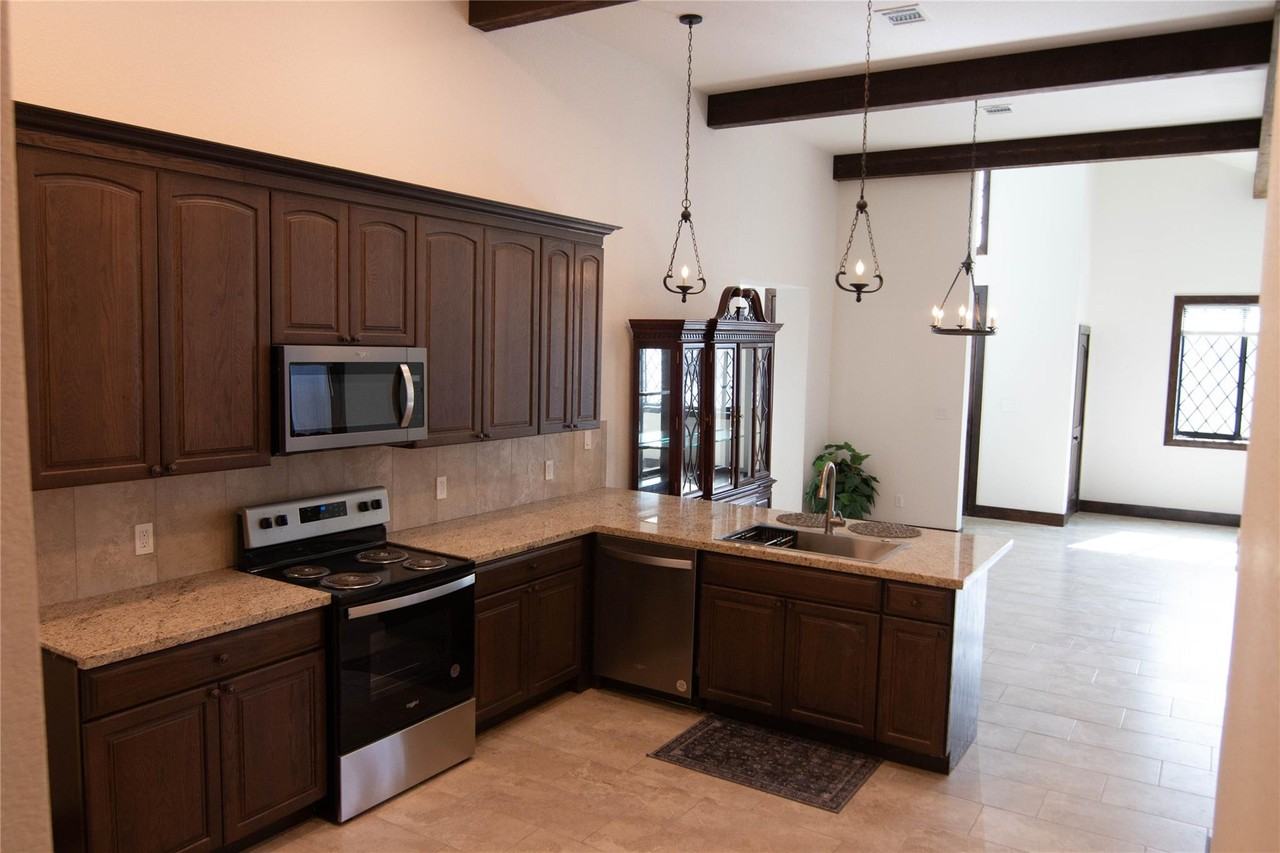 Turnbury Village Dr - Photo 2 of 13