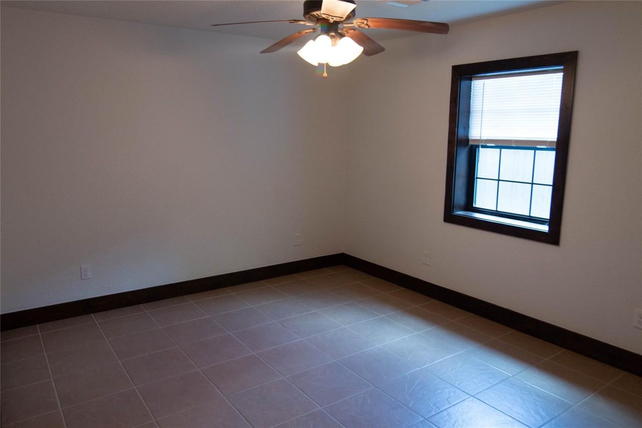 Turnbury Village Dr - Photo 7 of 13