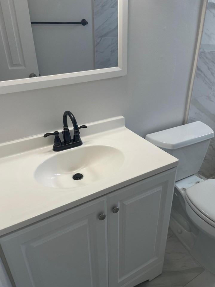 217 Se 20th Ave #7 - Photo 3 of 10