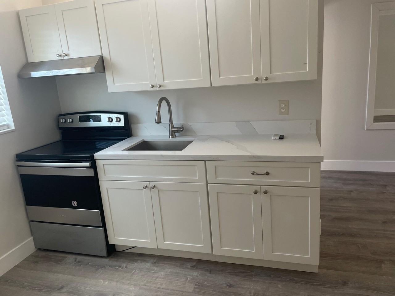217 Se 20th Ave #7 - Photo 5 of 10