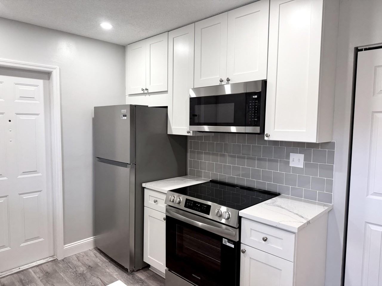 3500 Harrison St #7 - Photo 3 of 27