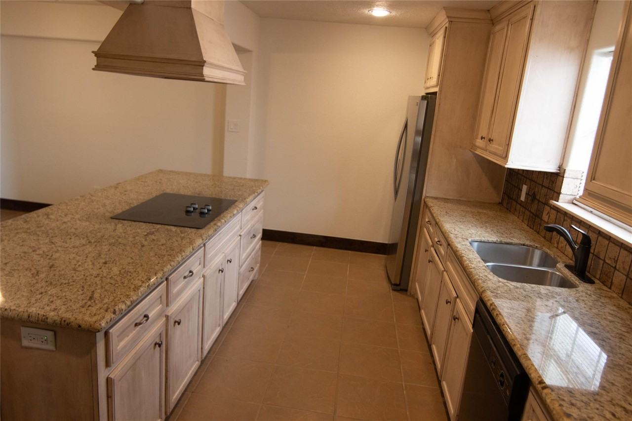 29511B Turnbury Village Dr - Photo 3 of 18