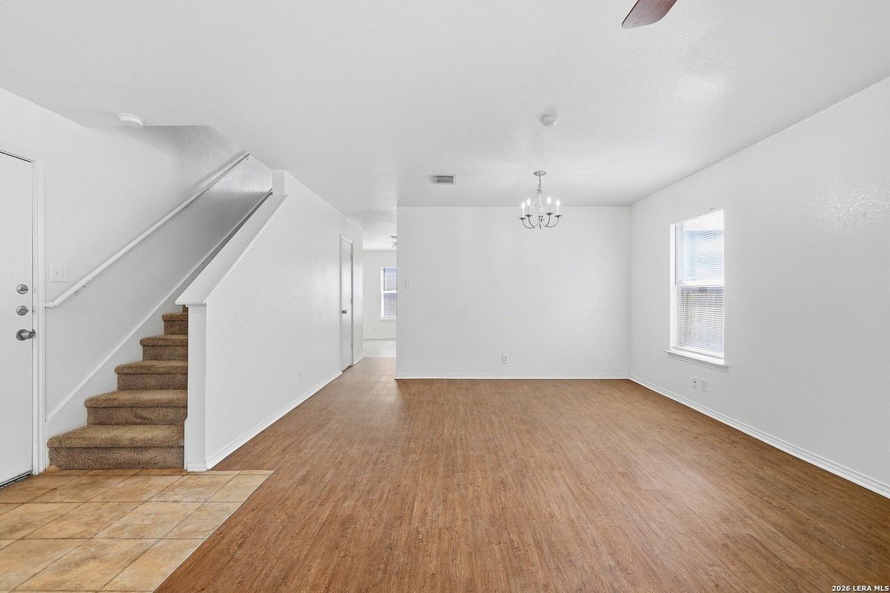 10106 Amber Flora Dr - Photo 4 of 26