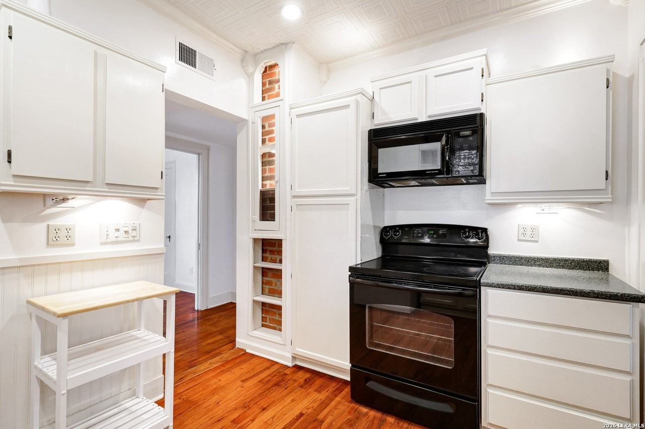 903 E Euclid Ave #903 - Photo 3 of 25