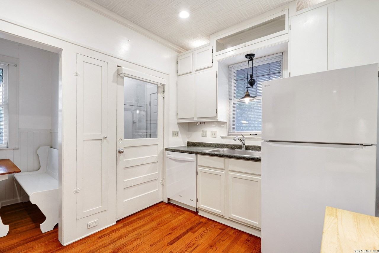 903 E Euclid Ave #903 - Photo 5 of 25