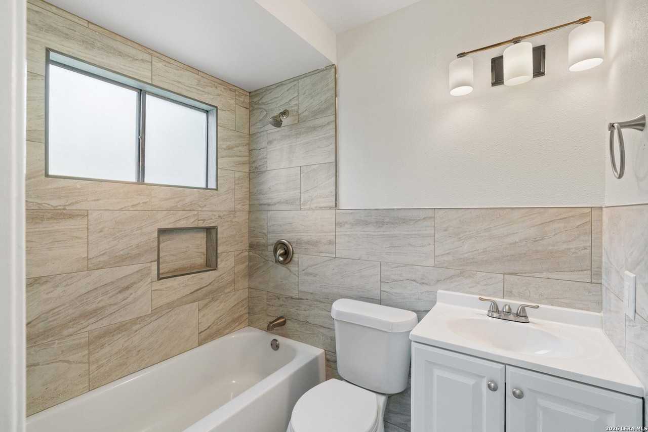212 Avenue F - Photo 6 of 27