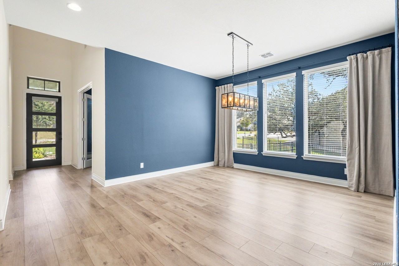 214 Vizcaya - Photo 5 of 24