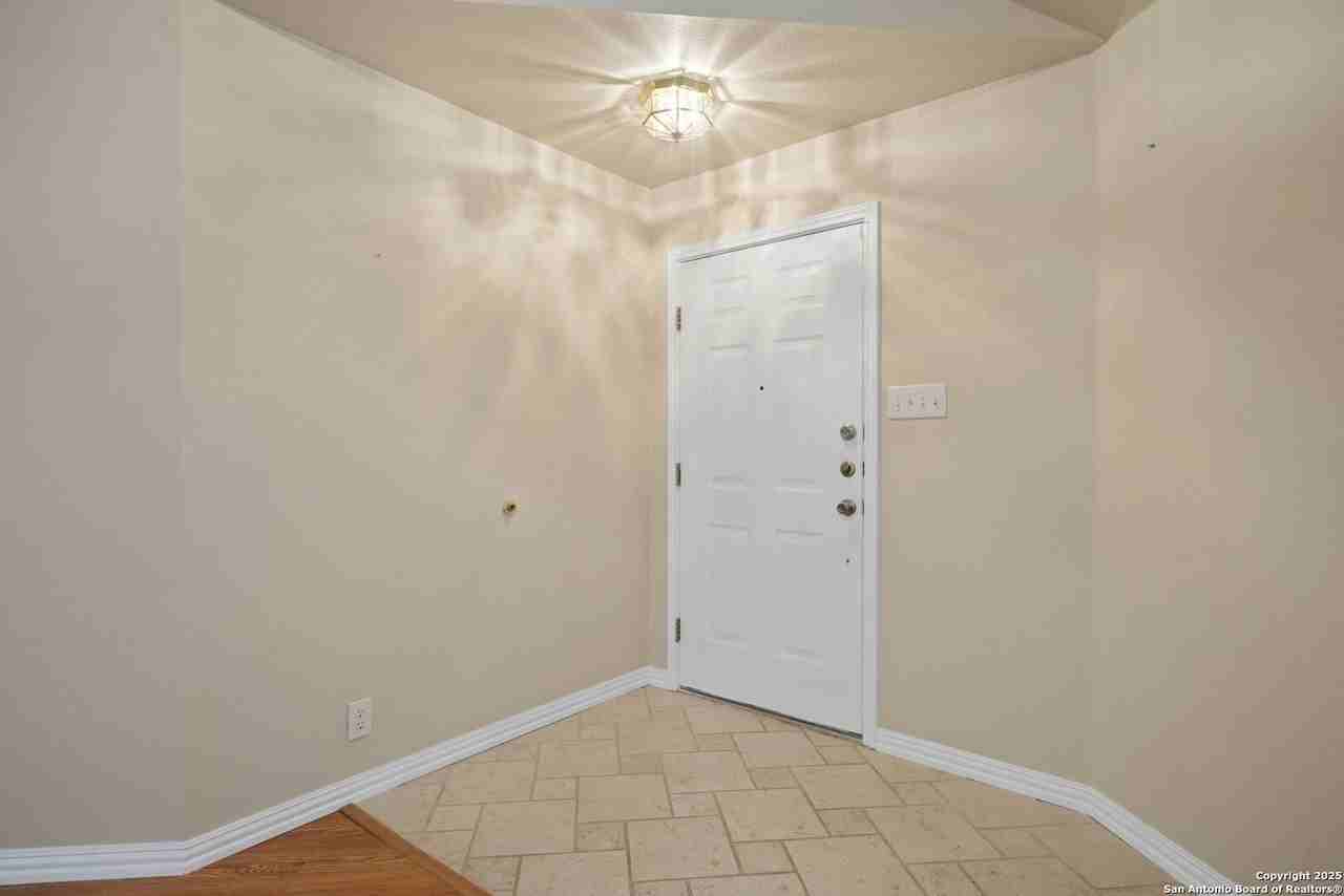 3625 Diamond Fls - Photo 4 of 29