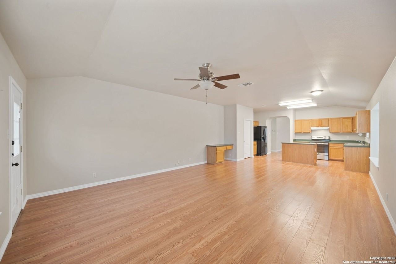 3625 Diamond Fls - Photo 7 of 29