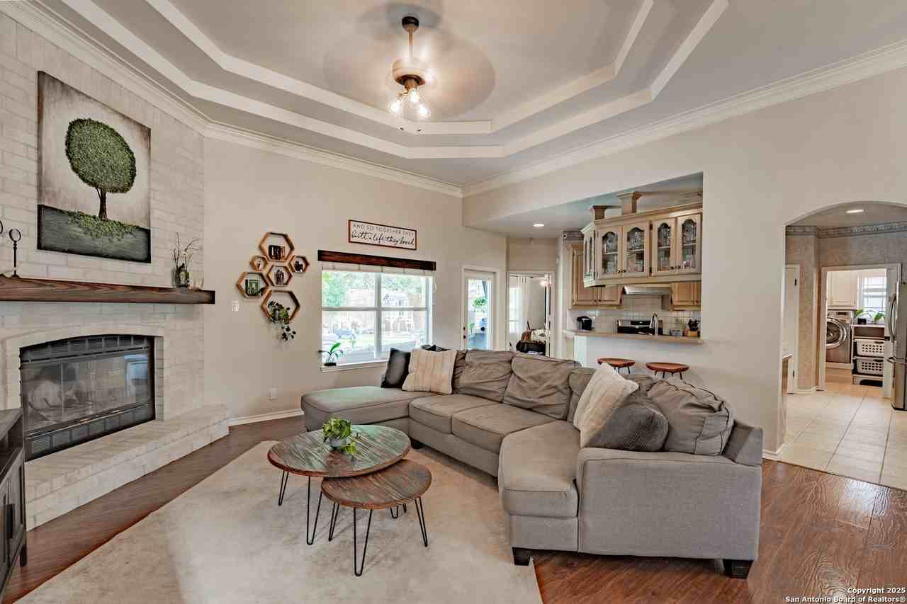 1147 Camellia Ln - Photo 3 of 21