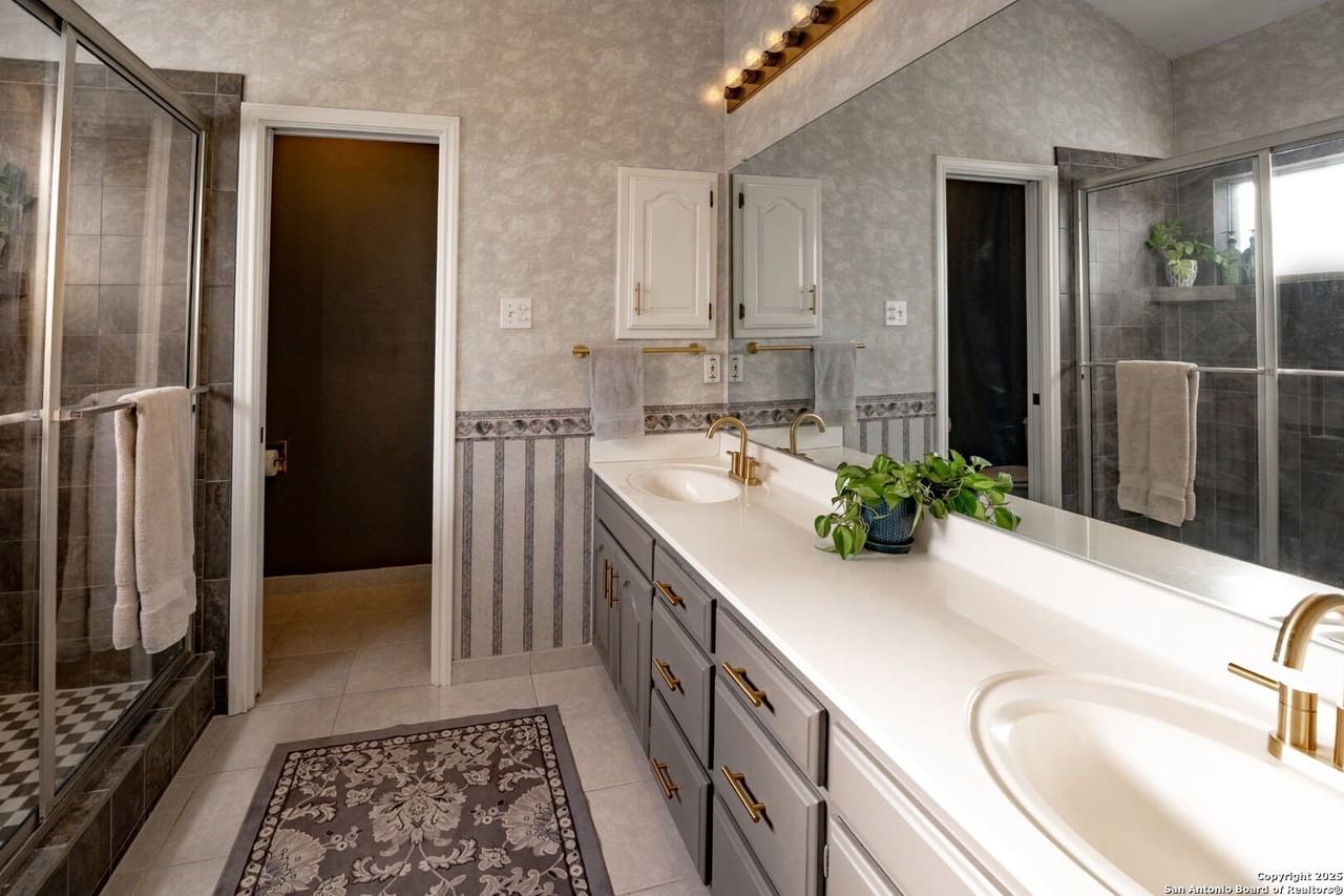 1147 Camellia Ln - Photo 5 of 21