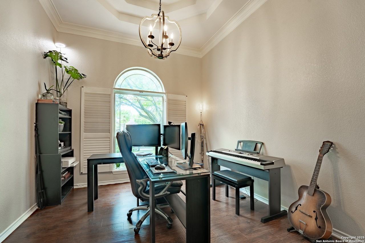 1147 Camellia Ln - Photo 6 of 21