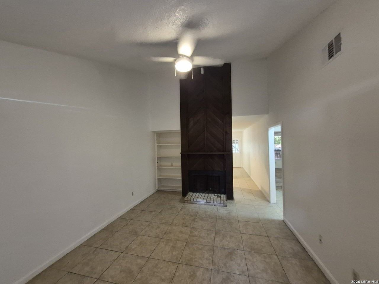 13136 Los Espanada St - Photo 3 of 30