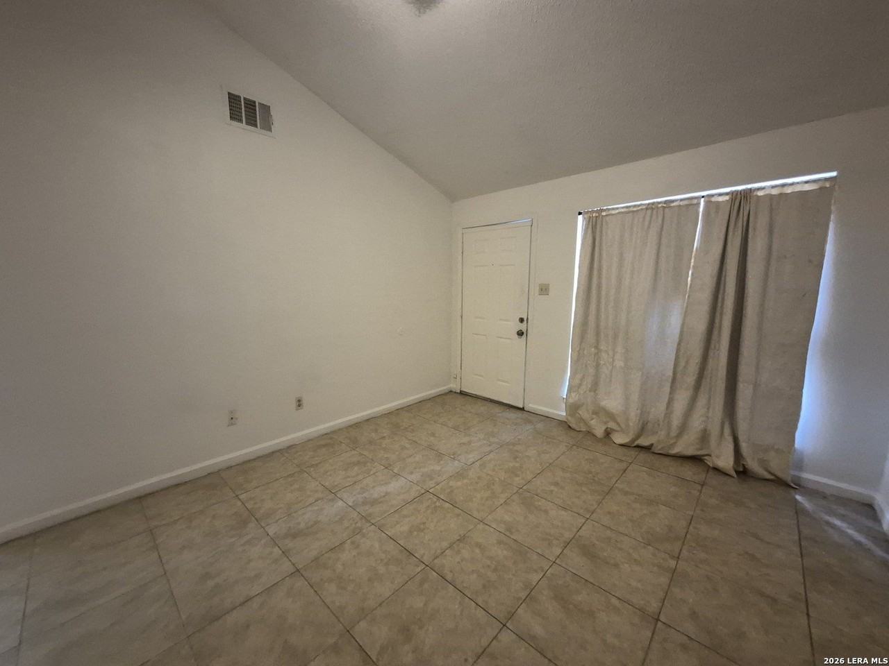 13136 Los Espanada St - Photo 6 of 30