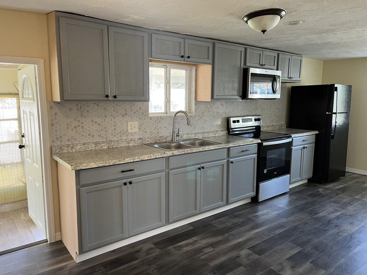 2540 Haverhill Rd Ne - Photo 5 of 15