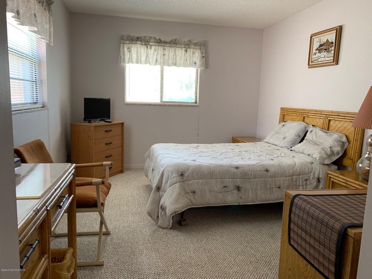 418 Hawthorne Ct - Photo 4 of 28