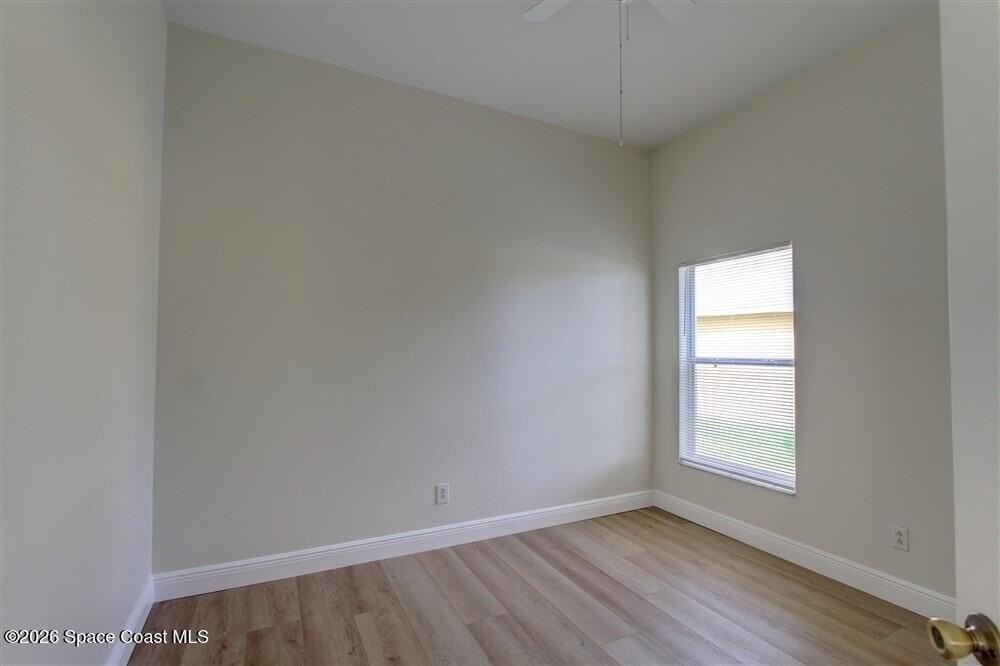 890 Villa Dr - Photo 5 of 27