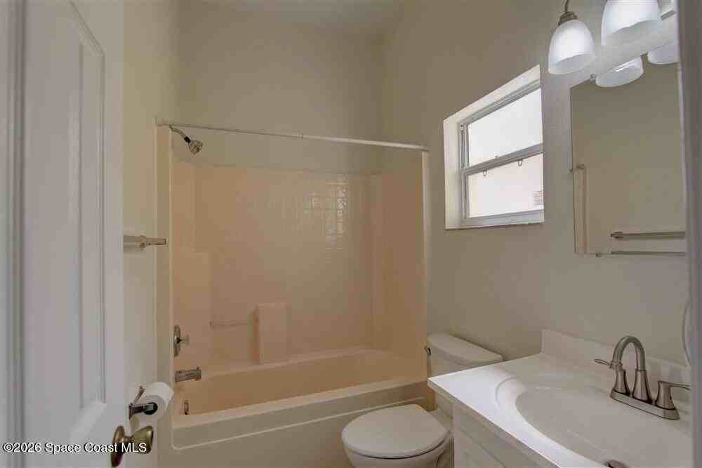 890 Villa Dr - Photo 7 of 27