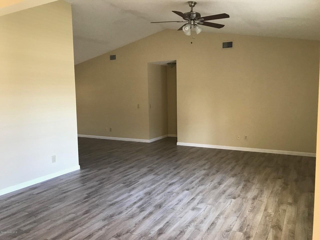 164 Oak Lake Rd - Photo 2 of 24