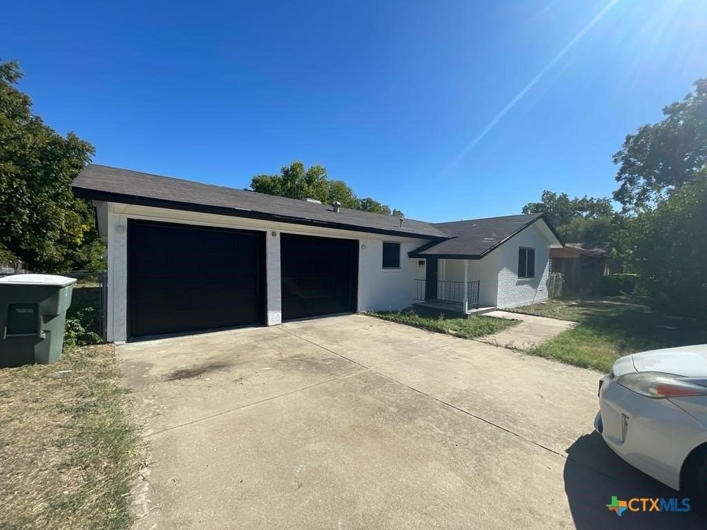 1818 Janis Dr - Photo 2 of 26