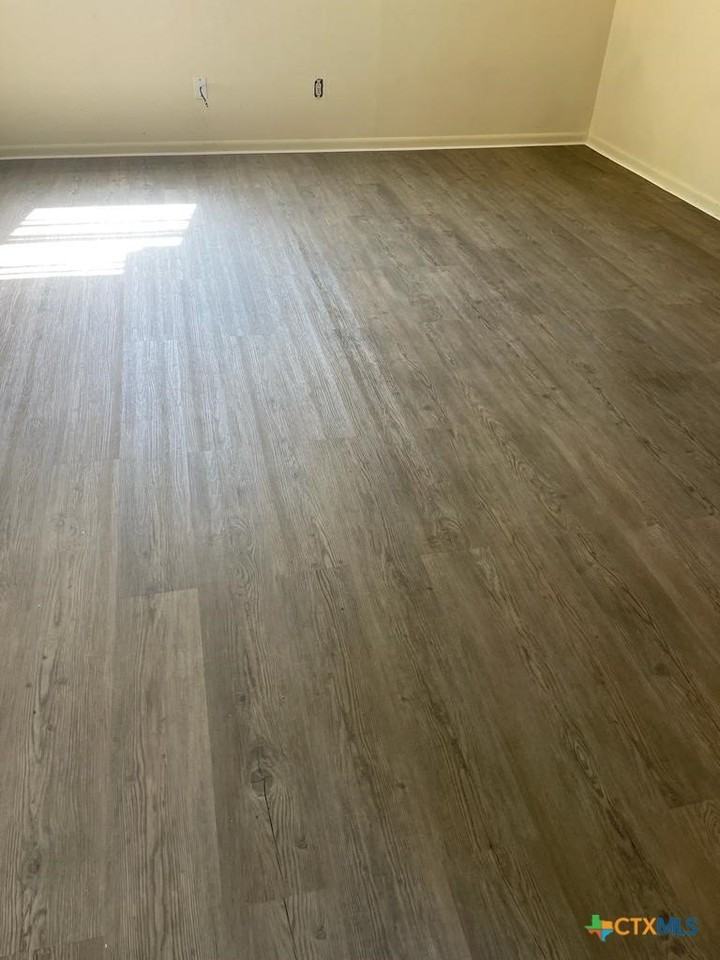 1818 Janis Dr - Photo 4 of 26