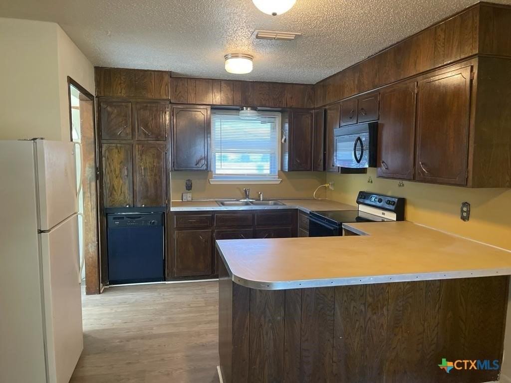 1818 Janis Dr - Photo 5 of 26