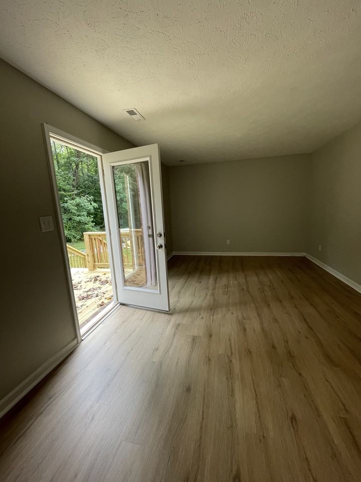 Northvail Dr #121 - Photo 3 of 13