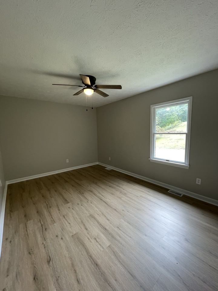 Northvail Dr #121 - Photo 6 of 13