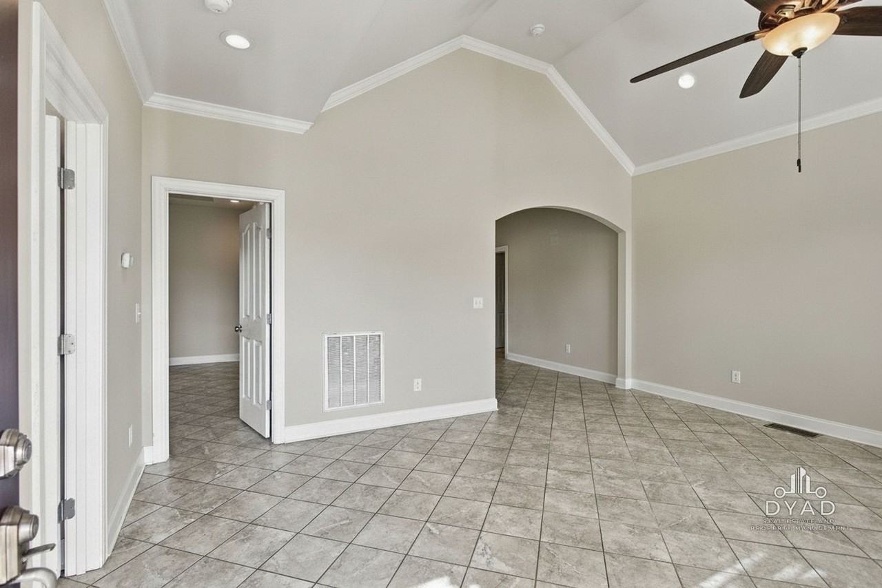 1103 Moreno Ln #1 - Photo 5 of 25