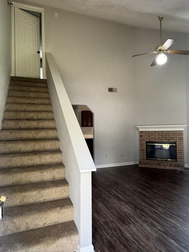 2901 Richview Park Cir S - Photo 2 of 26