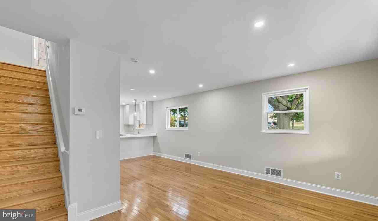 5916 8th St Ne - Photo 6 of 19