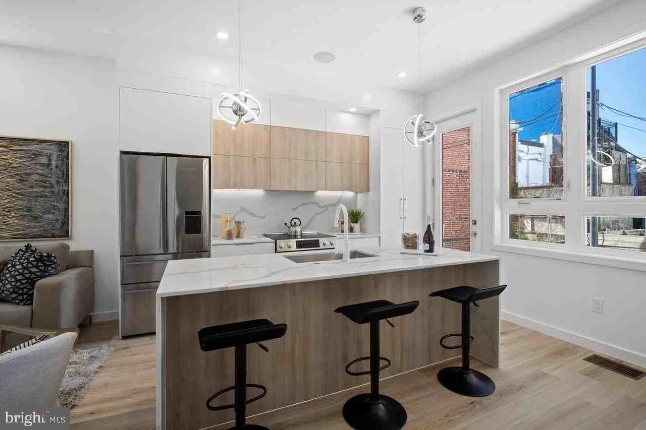 808 13th St Ne #B - Photo 7 of 21