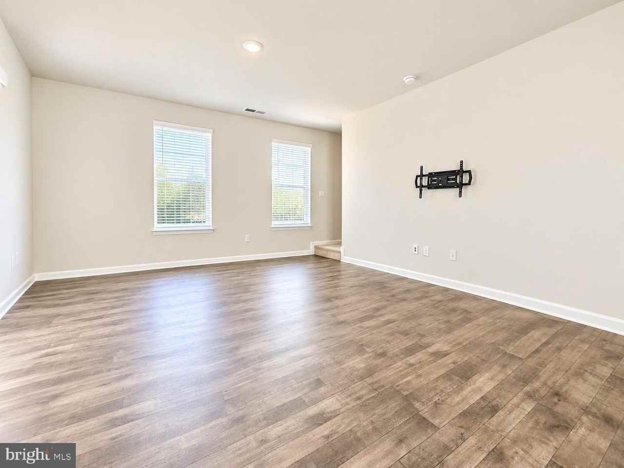 198 Currant Cir - Photo 4 of 18