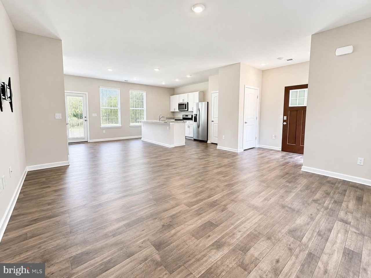 198 Currant Cir - Photo 5 of 18